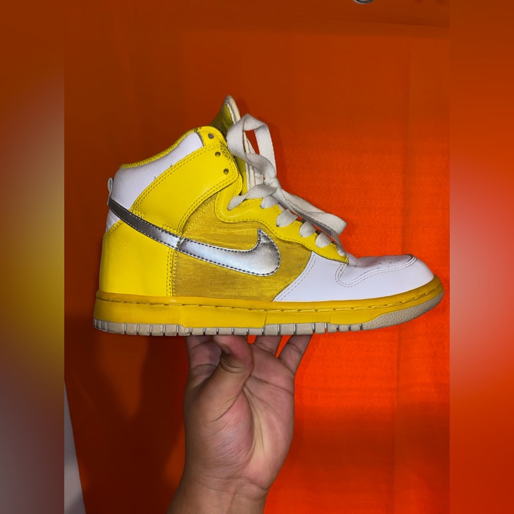 Women’s Nike Dunk High ‘Tour yellow/Metallic Silver’